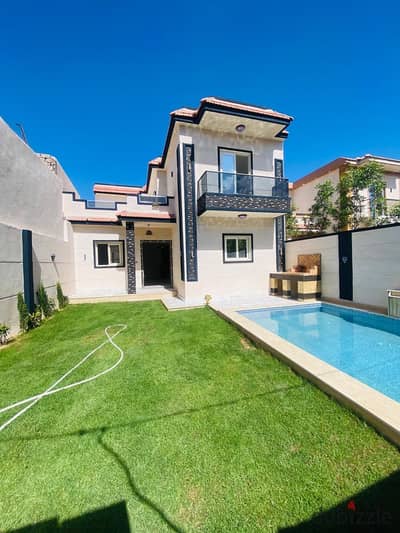 فيلا للبيع بحمام سباحه في كينج مريوط | الإسكندريه •