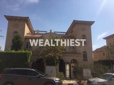 توين هاوس للبيع في مدينتي نموذج H بتشطيبات Ultra Super Lux وفيو مجرى السيل