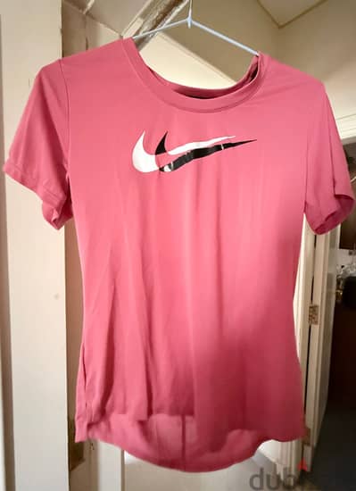 For Sale – Nike Dry-Fit T-Shirt size (XS)