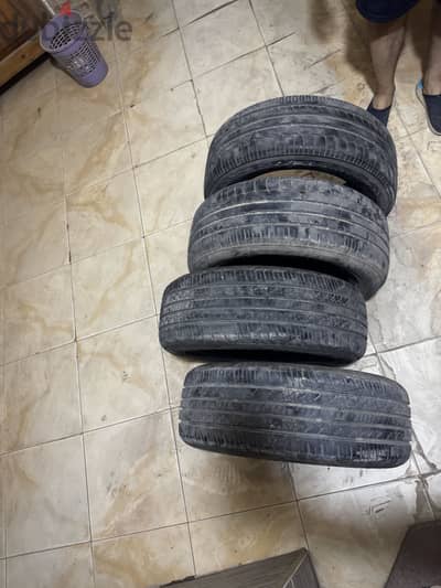 ٤ فرد كاوتش بحاله ممتازه 205/55/16