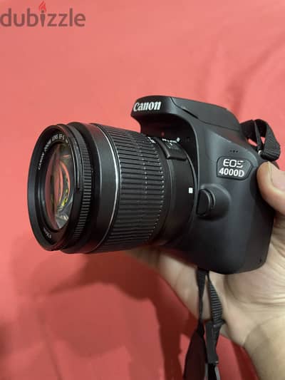 Camera canon eos4000d