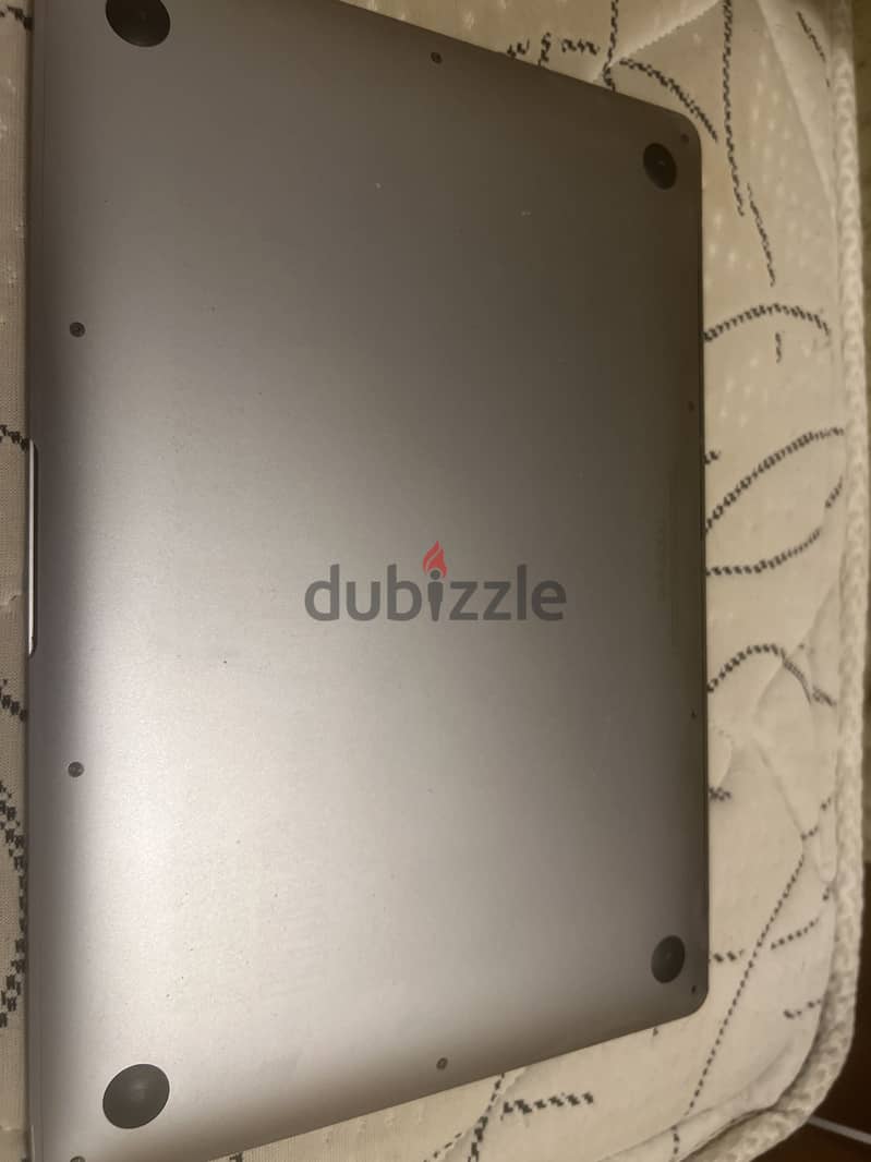 MacBook air 2019 13 inch 1