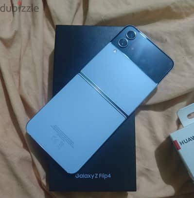 Samsung Z Flip 4 5G كسر زيرو بالمشتملات