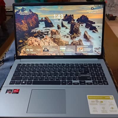 لاب Asus خفيف وسريع Ryzen 3 حاله الزيرو مناسب للدارسه والشغل بسعر لقطه