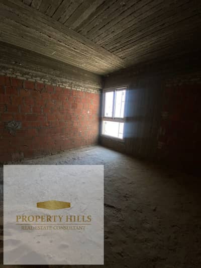 Apartment for sale 120 sq m ready for viewing immediate occupancy in Mountain View iCity, Fifth Settlement near Hyde Park.