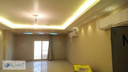 شقة فاضيه 266 متر للايجار بالمطبخ والتكييفات في الياسمين 7 فيلات في التجمع الاول بالقرب من المحاور الرئيسية