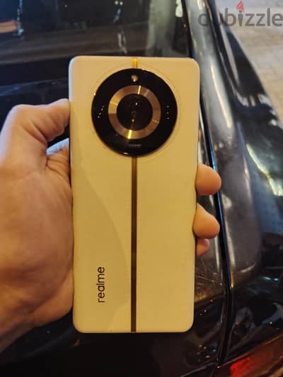 Realme 11 Pro بحالة الزيرو معاه علبته