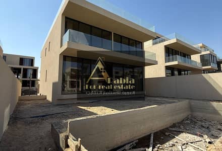 فيلا في كمبوند ليك فيو بوتيك بيبزمنت موقع مميز