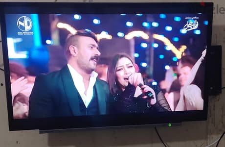 شاشه توشيبا حاله زيرو 32 بوصه عاديه بحاله ممتازه جدا مكان المعادي