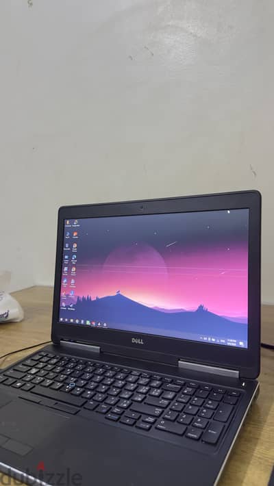 Dell 7520 متزود رمات و ssd