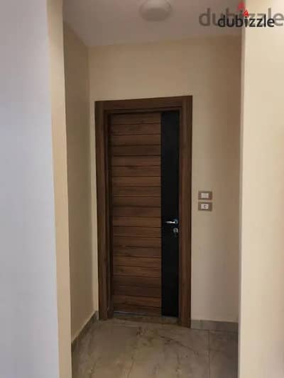 Apartment for rent in the Italian neighborhood, Zahraa El Maadi, corner of a modern building, area 105 sqm, consisting of 2 rooms - bathroom - reception - kitchen - 8th floor, there is an elevator, finishing