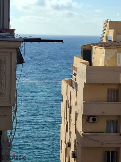 شقه للايجار علي البحر في اسكندريه