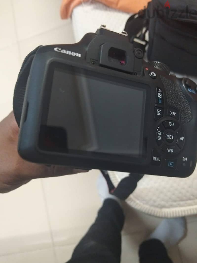 Canon 2000D 4