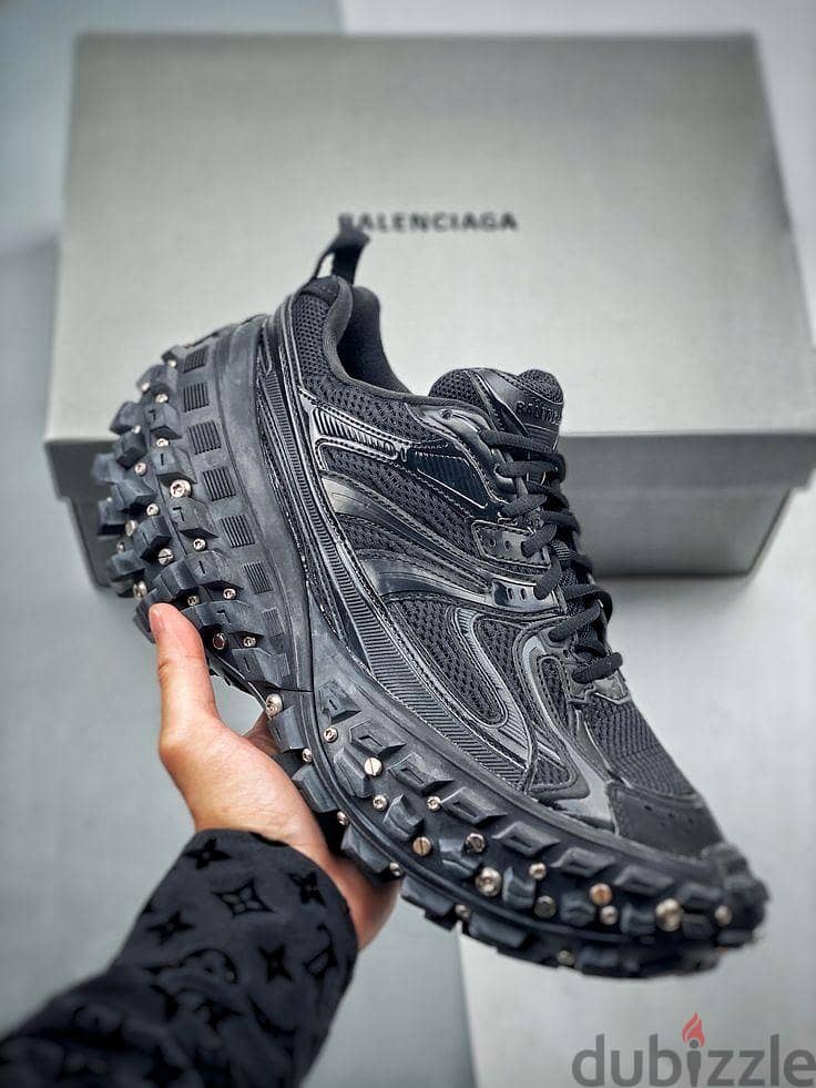 Balenciaga defender 1