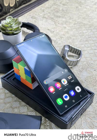 Samsung S24 Ultra بكافة متعلقاته حاله نادره