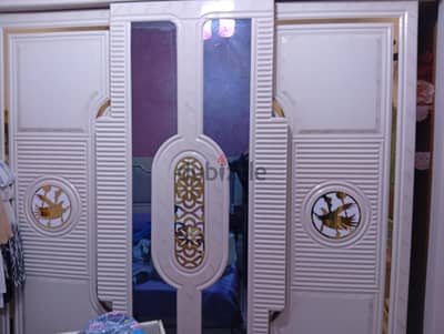 غرفه نوم كامله كبيره وغرفا نوم صغيرا كامله