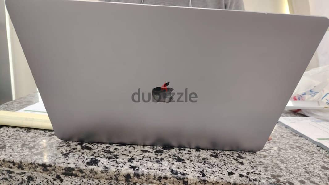 MacBook pro 19 16 inch 1