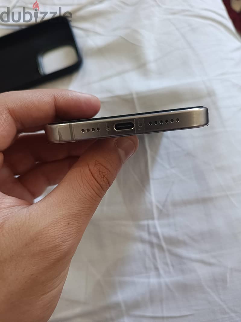 Apple - iPhone 15 Pro Max 2