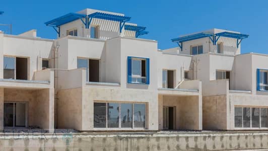 Receive your fully finished, double-view chalet with a breathtaking view of the natural lagoon, with immediate possession and a 10% down payment. Inst