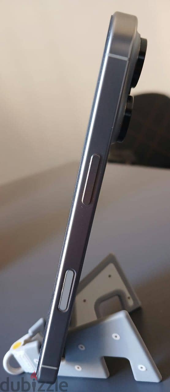 Apple - iPhone 16 Pro 4