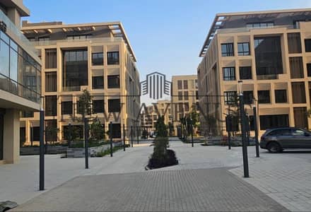 مكتب اداري للبيع بموقع و مساحة مميزة يصلح لجميع الانشطة في District 5 - New cairo