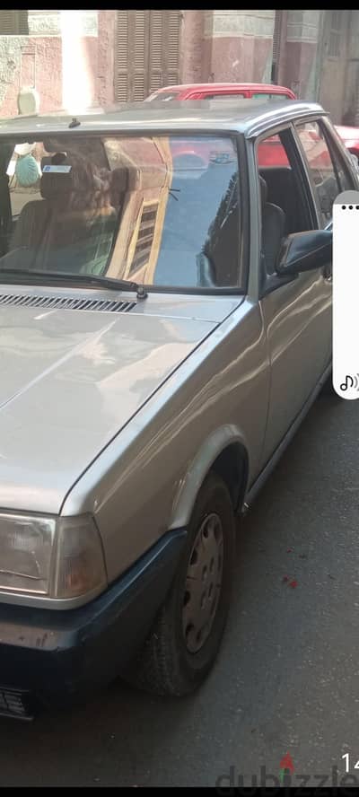 سياره شاهين مكيفه للايجار بالسائق