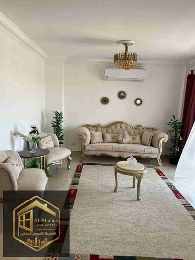 شقة مفروشه مساحه 200متر اول سكن  في مدينتي B10
