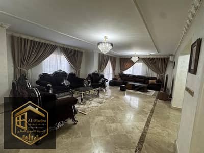 شقة مفروشة فاخرة للإيجار – الرحاب المرحلة العاشرة – 250م – فيو جاردن – تشطيبات خاصة وفرش مودرن
