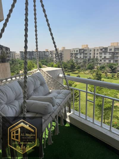  Luxury Furnished Apartment for Rent in Madinaty – B12, Group 125   200 sqm | 4 Bedrooms | 3 Bathrooms  Master Bedroom with Private Bathroom  Spacious 3-Piece Reception Area + American Kitchen  Ultra Super Lux Finishing  High-End Hotel-Style Furnish
