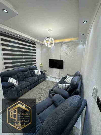 Apartment with special finishes, modern furnishings, bargain price, ideal location, garden view