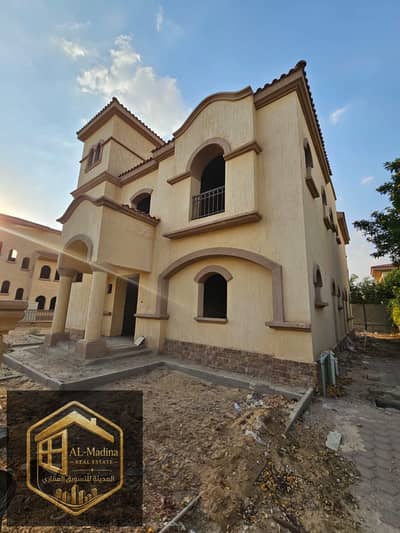 فيلا لقطة في أعلى منطقة في الرحاب… تلال الرحاب (Rehab Hills) 