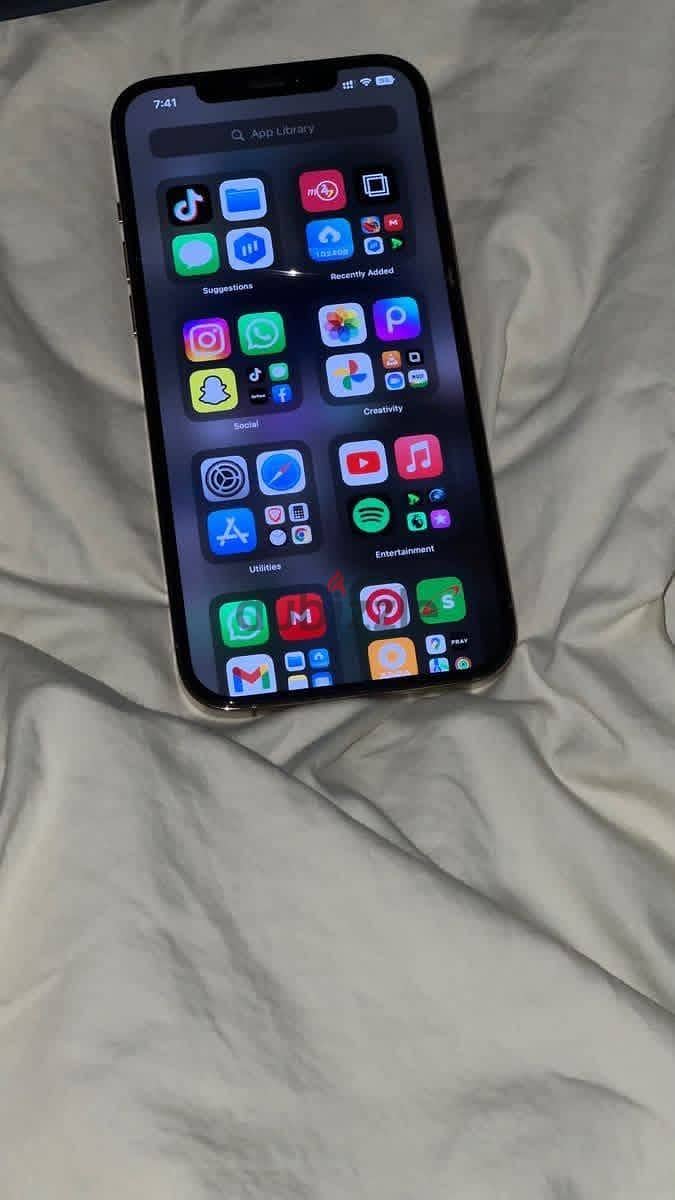Apple - iPhone 13 1