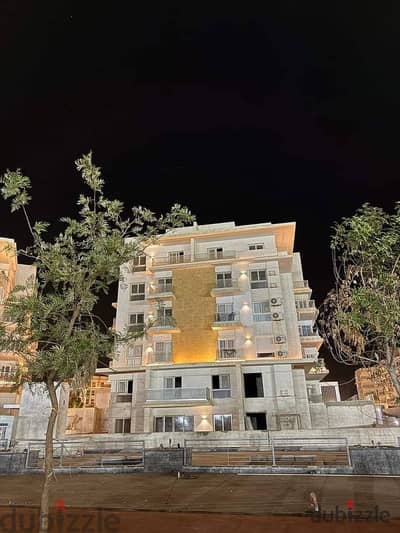 شقة للإيجار بكمبوند ماونتن فيو i city October خلف مول العرب و دقايق لوصله دهشور وطريق إسكندرية الصحراوي 140م 3 غرف نوم بالمطبخ و التكيفات