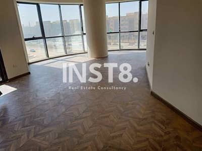 Apartment 3Bed for Rent with High Finishing and Open View on Landscape