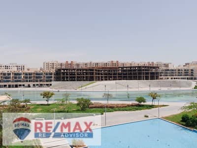 شقة مميزة بإطلالة خلابة على حمام السباحة والمسطحات المائية للإيجار في نيوم أكتوبر –التوسعات الشمالية، 6 أكتوبر | بالقرب من طريق البوليفارد ووصلة دهشور