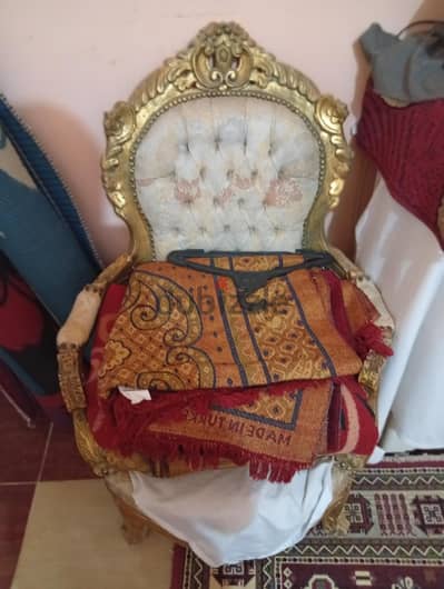 ​صالون مذهب خشب زان كلاسيك (كنبة + 4 كراسي)