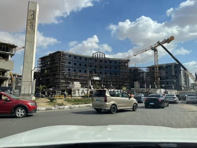 مكتب  اداري بجراج تحت الارض للبيع في Sky Ridge شيراتون مساحة 710 متر
