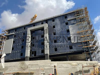مكتب اداري بجراج تحت الارض للبيع في Sky Ridge شيراتون مساحة 725 متر