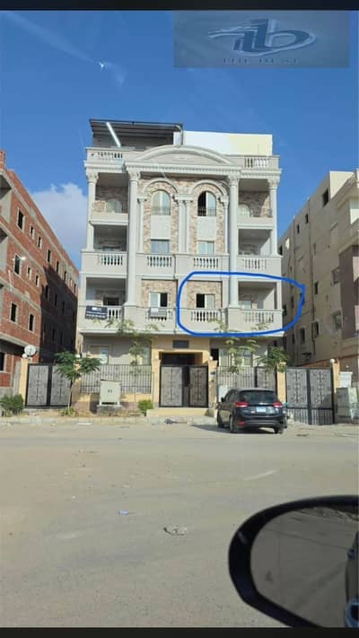  فرصة مميزة للبيع في اللوتس الجديدة   شقة لقطة بموقع استثنائي دايركت على ميدان تيوليب في قلب اللوتس الجديدة، بإطلالة مفتوحة على فيو جاردن