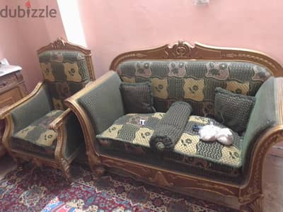 صالون مدهب في زيتي