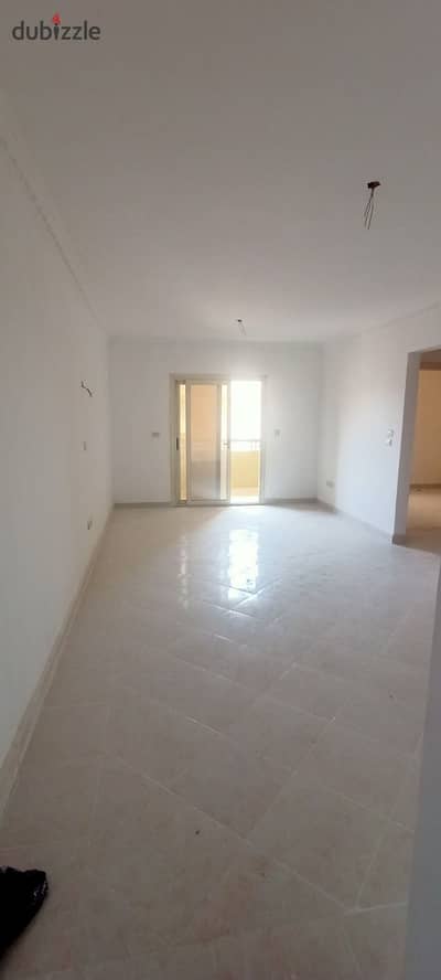 For sale, a second-floor apartment in Gardenia City