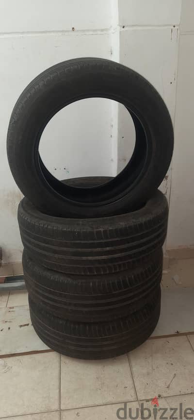 ٤ كاوتش ميشلان  225/55. R18. V89