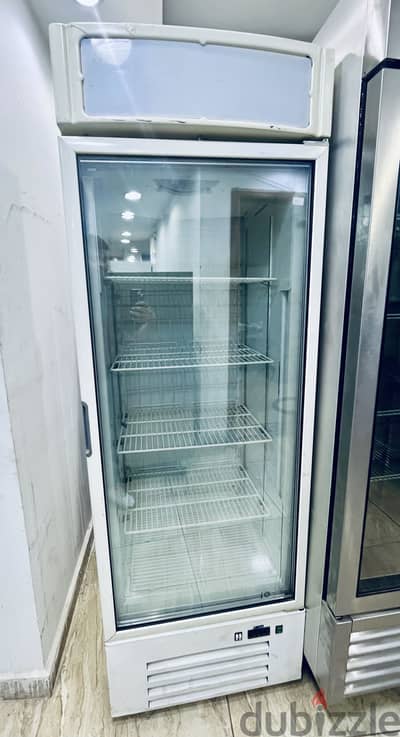 ثلاجات وفريزرات عرض باب واحد ازاز بحاله جيده