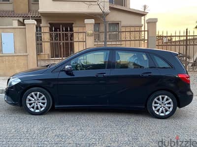 Mercedes-Benz B200 2013