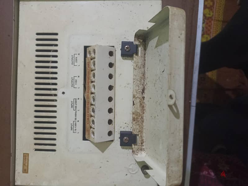 AC Automatic Voltage Regulator. 3