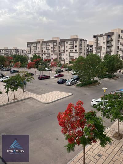 شقه ايجار 107م بموقع مميز b12 بجوار ايست هاب