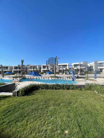Very prime location overlooking landscape and Double View swimming pool in front of the chalet and another one behind it - bahary - Ready to move