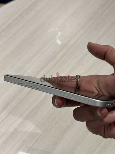 iPhone 16 256GB White