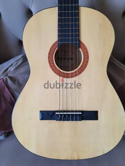Suzuki guitar like new