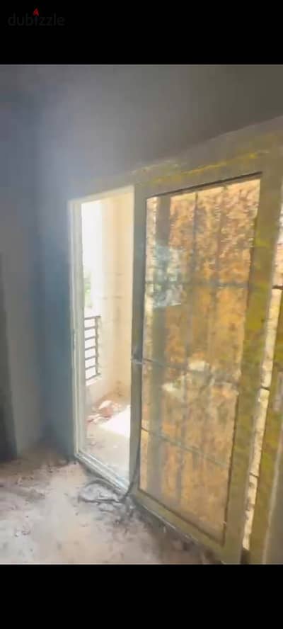 I live in the finest neighborhoods of October. . A luxurious apartment of 190m in West Somid, neighborhood 11